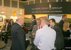 Frans van den Burg in druk overleg