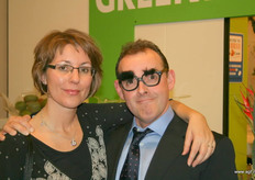 Karin op haar best met jolige klant