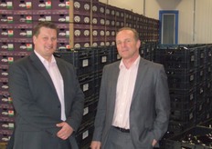 John Taal en Frank Weber poseren in de koeling