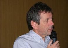 Directeur Gaston Opdekamp geeft uitleg