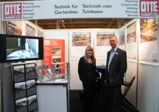 Ron Plaizier van Otte Metallbau met zijn Duitste collega Anna Tugowa