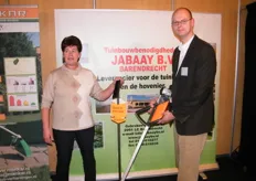 Gert Kraal en Marjon Terlauw van Jabaay bv met hun nieuwe product