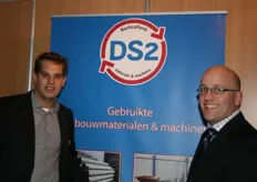 Dylan Schalke van DS2 op de foto met een tevreden klant, Alexander van der Heiden.