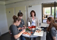 Medewerkers aan de slag