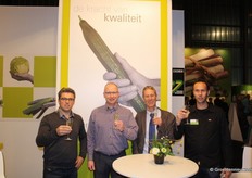 Keimpe Veenstra (Sales Manager), Jaap Mazereeuw (Algemeen Directeur Enza Zaden), Henk Haitsma (Directeur Enza Zaden Benelux B.V.) en Paul van Dijck (Crop Marketing Specialist)