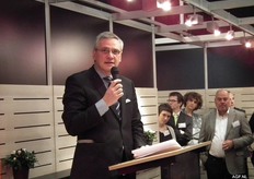 Hiermee toont de sector dat het de uitdagingen van de 21ste eeuw – op economisch, ecologisch en sociaal vlak – met succes aanpakt.”