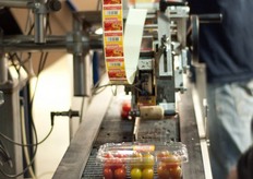 In de verpakkingshal kon men de grote diversiteit aan stickers, doosjes, shakers en zakjes aanschouwen.