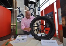 Wim Hagenbeek van Ziehl-Abeg introduceerde de nieuwe ZAplus-fan die een energiebesparing van 20 procent kan realiseren.