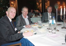 Jan Hanemaaijer (Monsanto) Ton Slagter (Fa. P.N. Slagter) en Arnold Teeuwen (Monsanto)