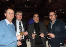 V.l.n.r.: Henry Boerrigter (Wageningen UR), Johan den Engelse (Frug I Com), Harrij Schmeitz (Frug I Com) en Peter Ravensbergen (PT)