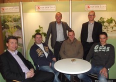 Plantenkweker met transporteur in de stand. Een gezellig clubje.