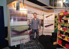 Laurens de Kievid van De Kievid Tuinbouw vertegenwoordigt diverse toeleveranciers als Mullrose, Jobu Plastics, BvR Products en Floor van Schaik. Hij verkoopt nadrukkelijk geen sokken.