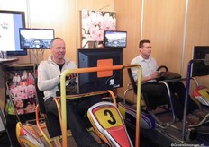 Racen bij uitzendbureau ICE Agency! Mark van Aert, voorzitter landelijke commissie aardbeien, heeft hier zojuist de snelste tijd gereden: 1:55,6! Dat haalde zijn tegenstander Marco Boulogne niet.