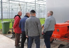 Bij Holland Kruiden wordt jaarrond bieslook geteeld. Nu staat er ook rucola en koriander in de kas.
