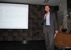 Mart Valstar was afwezig dus heette Ronald Grootscholten van Florpartners iedereen welkom