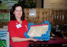 Sandra de Wit teelt de asperges