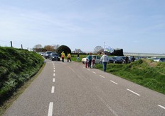 In de file voor de kassen - dat krijg je met dat mooie weer