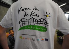 Het welbekende logo, gedragen door talloze vrijwilligers.