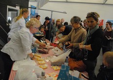 De laatste puntpaprika's gaan hier van de hand - ze raakten helemaal uitverkocht!