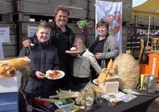Wafels met aardbeien - dat lijkt me een uitstekend begin.