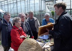 Ook uitleg van de imker op het bedrijf.