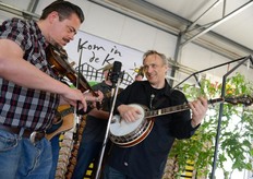Muziek in de kas bij Tasty Tom!