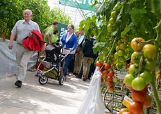 Jas aan, jas uit, kas in, kas uit