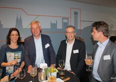 Sylvia Janssen van Kompany, Riny van der Staak, Hans Egelmeers van Accon AVM en Leon Litjens van ZON