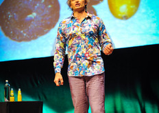 Simcox trok de aandacht naar zich toe; Ondanks alle technische innovaties en vooruitstrevende technieken, vindt hij de sector af en toe eigenlijk behoorlijk kortzinnig.