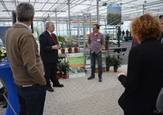 Martien Zwinkels van kwekerij de Zwethlande kwam met een vraag bij TNO: hoe mijn ficusplanten geautomatiseerd te binden? Jan Smit wist daar wel raad mee en doet zijn ideeën uit de doeken