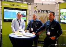 Stephan Geerlings van Fresh Forward kletst bij met Hans van den Goor en John Gielen van Plantenkwekerij De Kemp