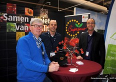 Een goed begin bij de aardbeienboom van Henk Bekkers, Jack van Wijk en Arthur Elsen van Veiling Zaltbommel