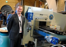 Stephaan Vandaale van Demtec bij trayvuller Omnifull