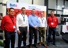 Op kleur gesorteerd, de mannen van Klep Agro komen langs bij Bato.