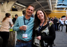 Of ze elkaar al jaren kennen☺, Peter van der Avoird van der Avoird Trayplant en Andrea van den Hoven, leuke eerste persoonlijke ontmoeting hier op de aardbeiendag