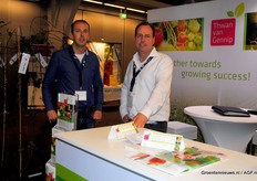 Sander Koenen en Thwan van Gennip van aardbeienkwekerij Thwan van Gennip