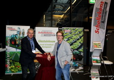 Jan-Pieter Schellekens(r) van Schellekens Totaalpojecten had bezoek van Piet-Hein Kapteijns (plantenkwekerij Kapteijns).