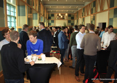 De gesprekken komen los.