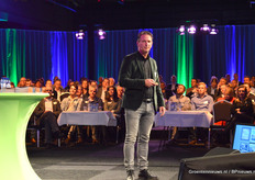 Nog een voorbeeld uit de praktijk over nieuwe marktverbindingen: Ton van Mil, CEO van Royal Brinkman, vertelt hoe het bedrijf van offline naar online is gegaan.