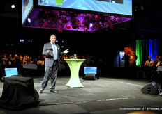 "Het programma werd afgetrapt door wethouder Theo Duijvestijn, die het belang aanstipte van nieuwe marktverbindingen. "Bij globalisering en digitalisering verandert de klant, maar ook de omgeving. Dat biedt kansen maar vergt ook ondernemerschap."