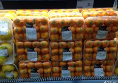 Deze Spaanse mandarijnen waren onder het merk van het warenhuis verpakt. In de verpakking zaten 12 mandarijnen.