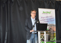 Sjaak Bakker pakt zijn kans om zich even voor te stellen. Hij is koud een maand in dienst bij HortiMaX.