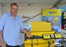 Hans Huijsmans van Van Gemeren Mechanisatie. Hans staat bij de Startec granulaat en vloeibare rijenbemesting systemen.