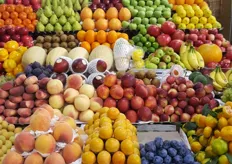 Fruit en groente uit alle hoeken van de wereld, behalve uit Europa? Vorige maand werd er bericht over smokkel van steenfruit naar Rusland.