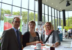Koen Vanswijgenhovenkoen van VLAM Duitsland met Christiana Weiser en Kristina Vogt van Fruchthandel Magazin