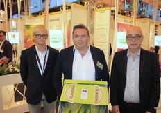 Olivier De Meyer, Guy De Meyer en Geert Vilez van Demargro vinden het een fijne beurs in Madrid. De aanpassingen van de VLAM met betrekking tot de schotten tussen de stands, zien zij als een verbetering.