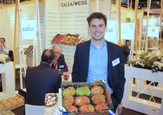 Peter Denys van Calsa vindt dat er deze editie veel volk is op de beurs. Omdat het bedrijf zich onder andere richt op de Franse en Spaanse markt, is deze beurs belangrijk voor ze.