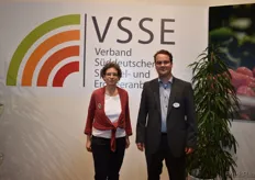 De trotse beursorganisatie: Isabelle Bohnert en Simon Schumacher van de VVSE
