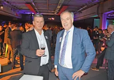 Peter van Duijn van Koppert, met Leo van der Zon, directeur Floritec