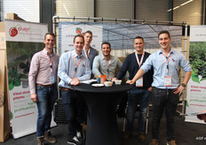Peter, Robin, Jurgen, Bart, Jelle en Nieek van van der Avoird Trayplant.